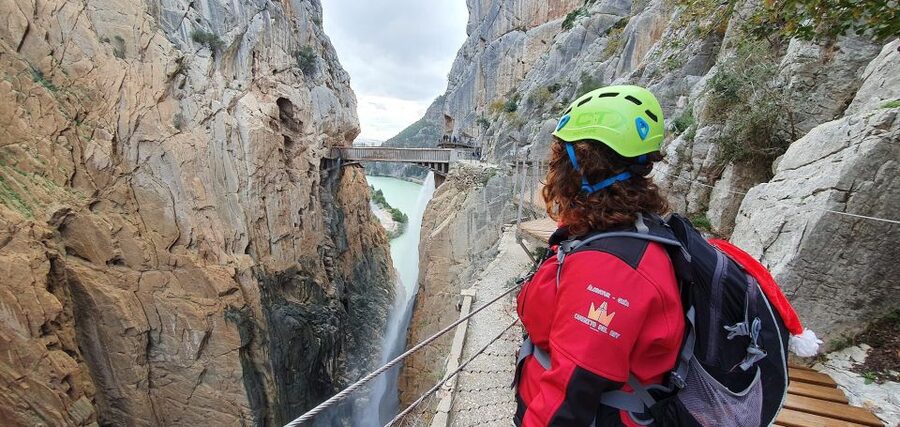 Málaga: Caminito del Rey Guided Tour with Transportation - The walk starts with the gorge in your face