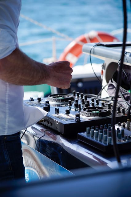 Malaga: Catamaran Sailing Cruise with Swimming & Optional DJ - The swimming stop: when it happens and what to expect in the water