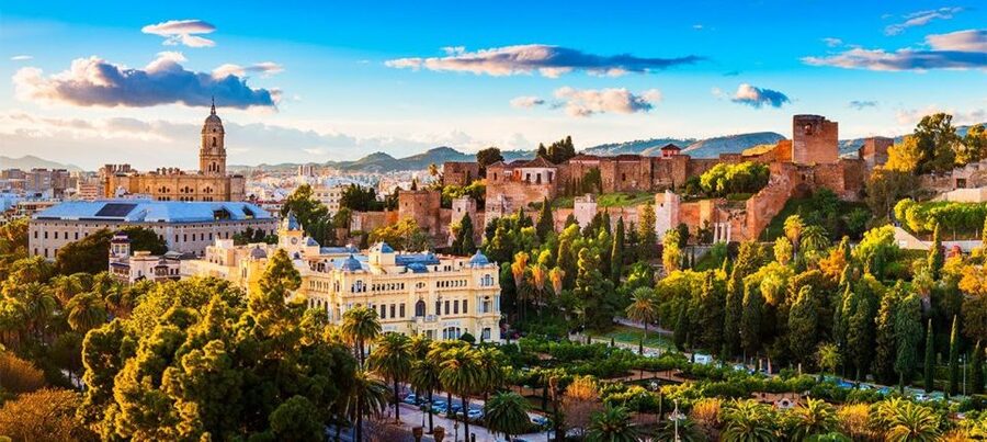 Málaga: Cathedral, Alcazaba, Roman Theater Walking Tour - Quick hits before you go