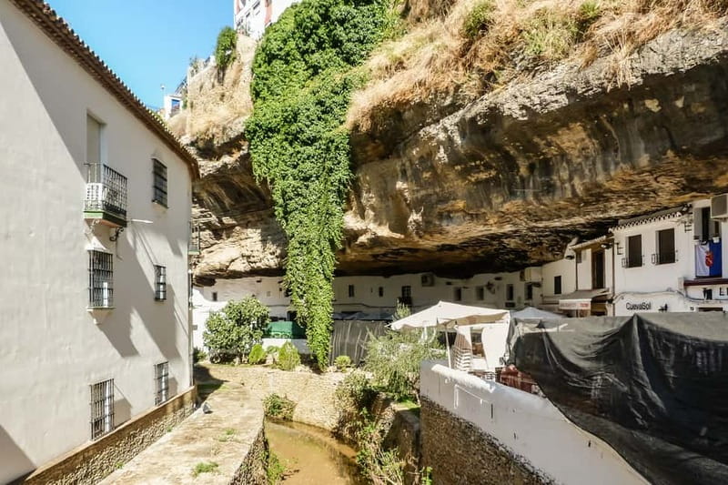 Málaga & Costa del Sol: Ronda and Setenil de las Bodegas - Ronda’s center walk: churches, mini-palaces, and Spain’s oldest bullring