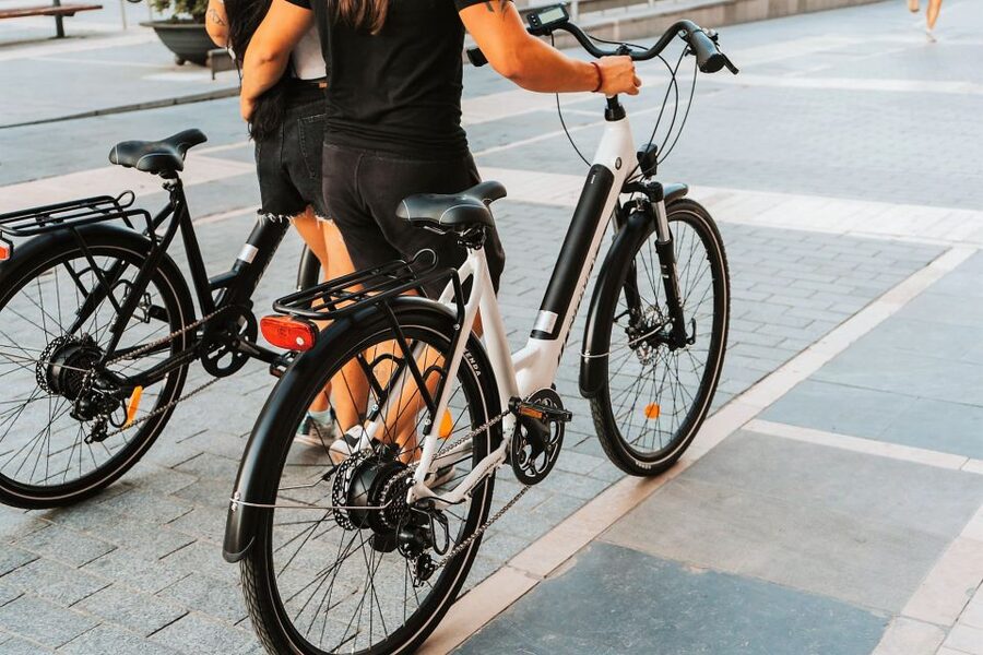 Malaga: Electric Bike Rental - Sidney’s upright ride: the comfort that keeps you riding longer