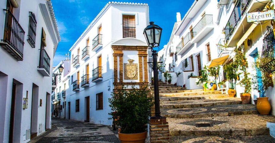 Malaga: Frigiliana & Nerja Tour with Local Product Tastings - Frigiliana first: whitewashed lanes, viewpoints, and craft browsing