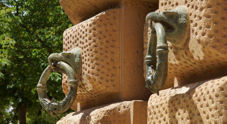 Malaga: Granada Day Trip with Alhambra, Palaces and Gardens - Should you book this Malaga to Granada Alhambra tour?