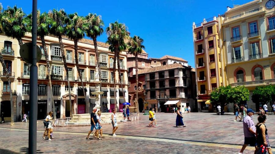 Málaga: Historic Center Tour with Local Guide - Atarazanas Market and Tastings: A Smart Break That Feels Local