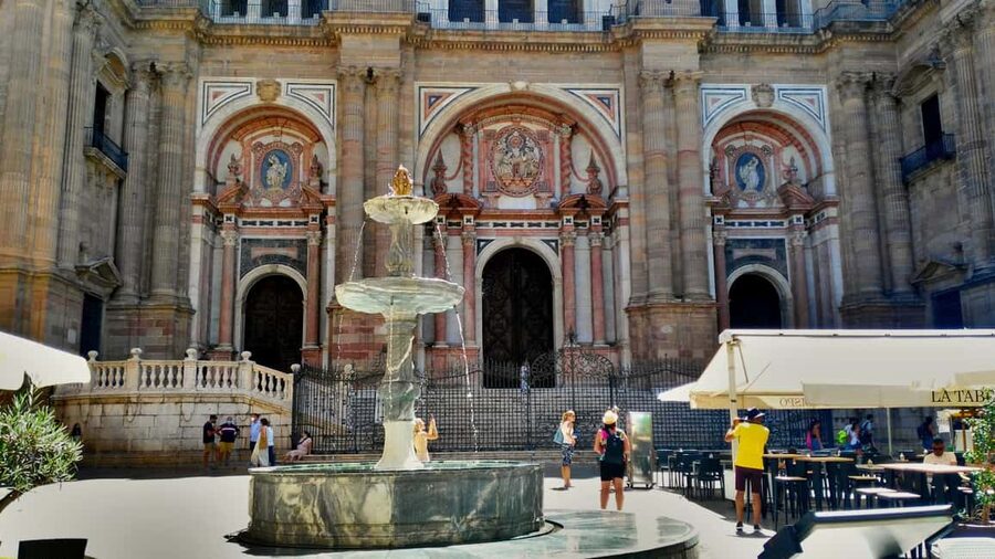 Málaga: Historic Center Tour with Local Guide - How Much Walking Is It, and What You Should Bring