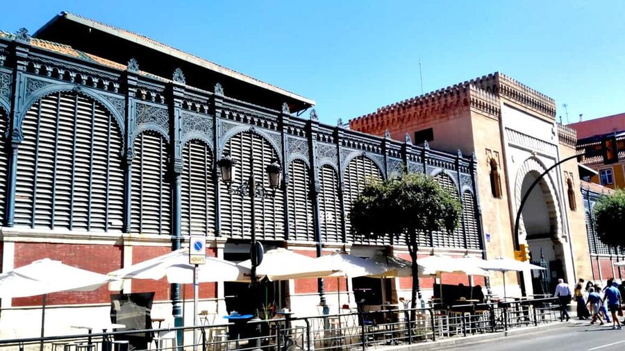 Málaga: Historic Center Tour with Local Guide - The Cathedral Stop That Explains La Manquita, Not Just the Facade