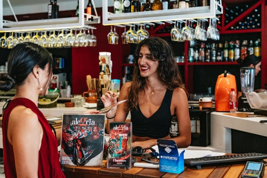 Málaga: Live Flamenco Show at Flamenco Alegría - How the singing and guitar carry the emotion