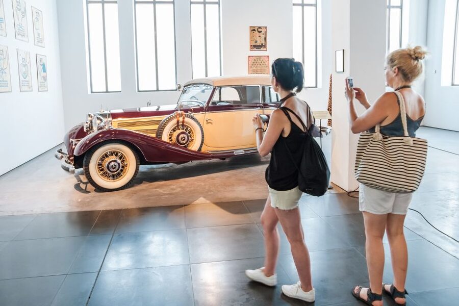 Málaga: Museo del Automóvil y la Moda Ticket - Comfort, accessibility, and what to pack