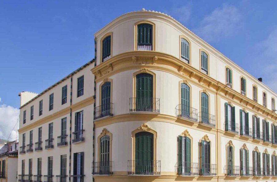 Málaga: Picasso Birthplace Museum Ticket & City Audio Guide - Church of Santiago: the baptism stop that turns the audio tour into a walk