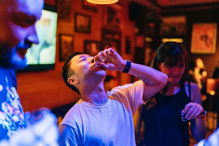 Malaga: Pubs and Clubs Crawl - The Social Factor: Why This Crawl Works for Solo Travelers