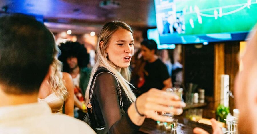 Malaga: Pubs and Clubs Crawl - The Night’s Rhythm: How the Route Stays Fun (Not Exhausting)