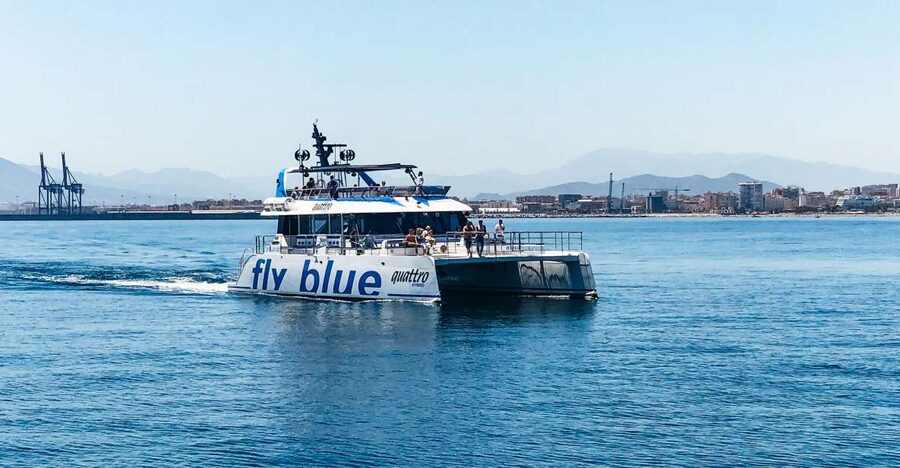 Málaga: Scenic Catamaran Cruise - Boarding at Muelle Uno: Getting on the Boat Without Stress