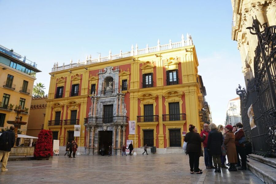 Malaga: Skip-the-Line Malaga Cathedral Tickets with Tour - Inside Málaga Cathedral: The Real Story Behind La Manquita