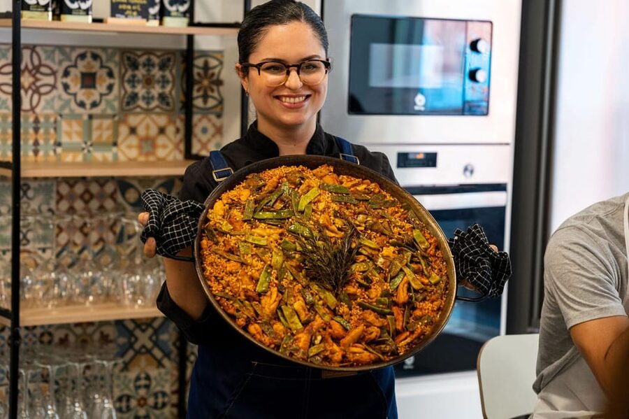 Málaga: Spanish Cooking Workshop with Paella and Sangria - Key reasons this works so well