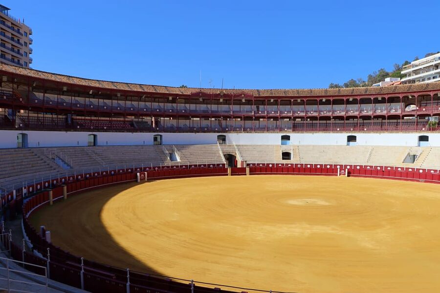 Malaga: Tour of Malagueta Bullring & Immersive Exhibition - Getting there: Calle Maestranza, door 8