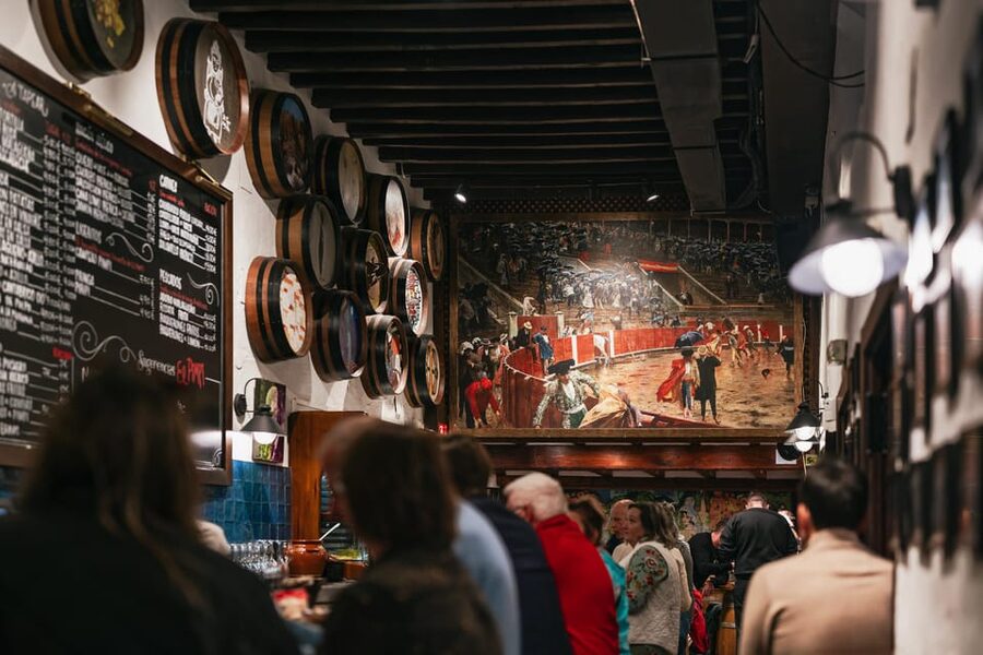 Málaga: Traditional Andalusian Tapas and Wine Tour - The Wine Lesson You Actually Use While You’re Eating
