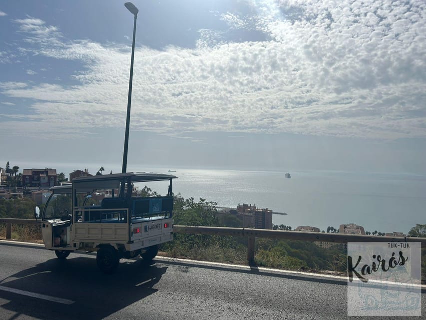 Malaga: Tuk tuk tour - Centre Pompidou Malaga and the waterfront finish at Muelle Uno