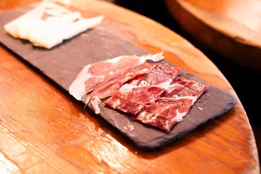 Malaga: Wine and Tapas Tour with Tastings and Drinks - How Many Drinks You Get, and How You Choose