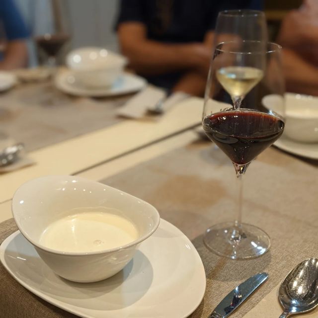 Málaga: Wine & Tapas Tour - Starting in central Málaga: Calle Marqués de Larios and a local pace