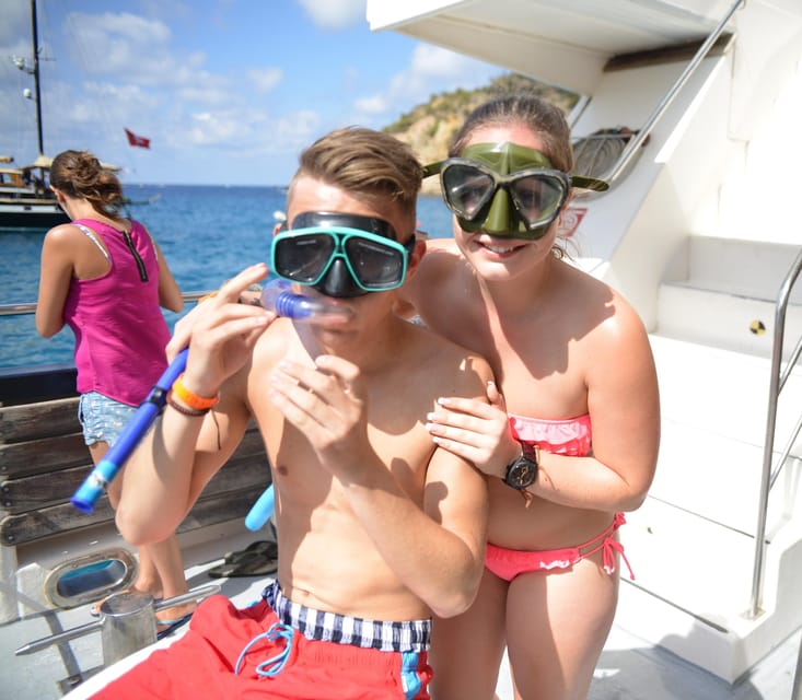 Mallorca: 2-Hour Dolphin Watching Cruise & Glass-Bottom Boat - Rough water, motion sickness, and route changes you can’t ignore