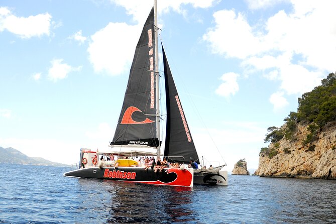 Mallorca Catamaran Tour in the Bay of Pollensa - Ses Caletes and SIllot: the quick-stop swims that make the trip