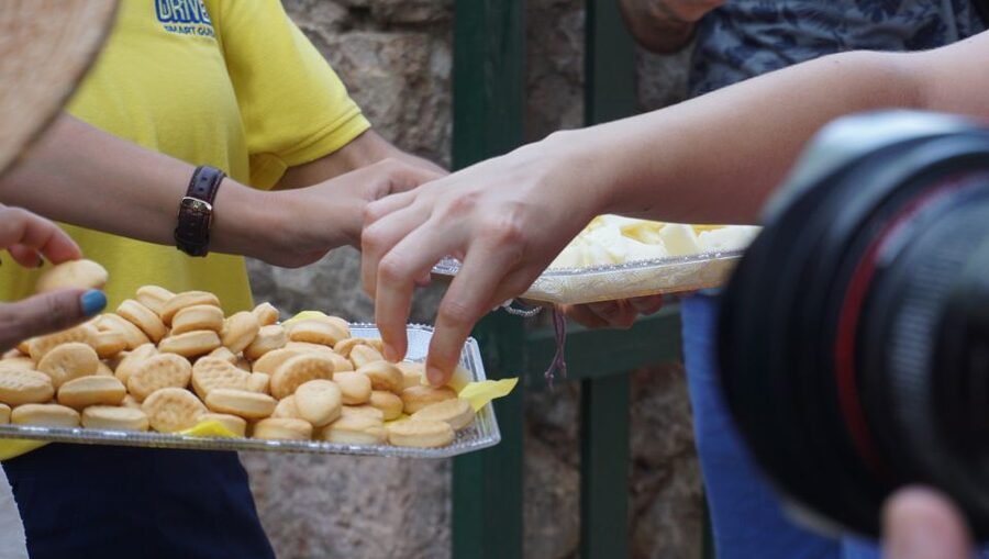 Mallorca: Day Trip to Hidden Gems of Tramuntana with Lunch - Valldemossa Hermitage: the short walk that earns the first wow