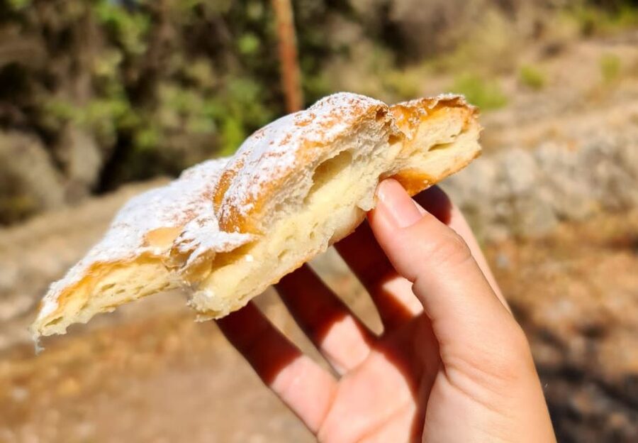 Mallorca: Day Trip to Hidden Gems of Tramuntana with Lunch - Sóller olive oil mill visit: watching the work behind the bottle