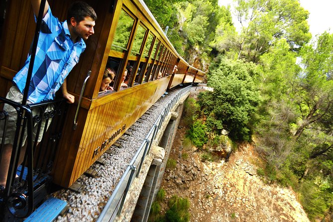 Mallorca in One Day Sightseeing Tour with Boat Ride and Vintage Train - Your start in Palma and the coach ride into Tramuntana