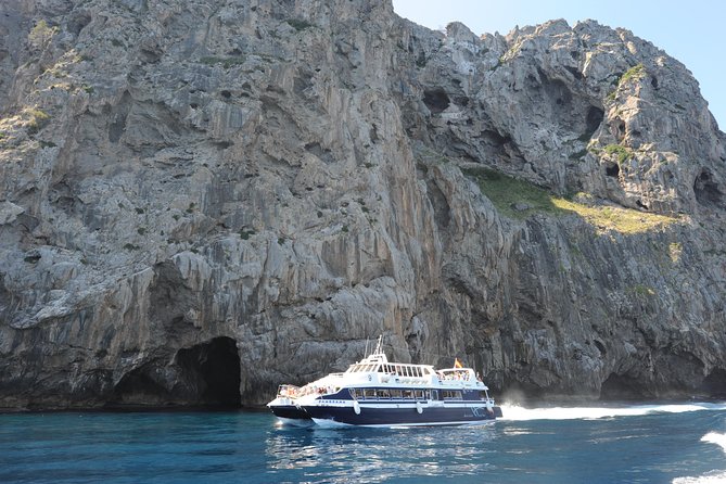 Mallorca in One Day Sightseeing Tour with Boat Ride and Vintage Train - Sóller tram to town, then the vintage train to Son Reus
