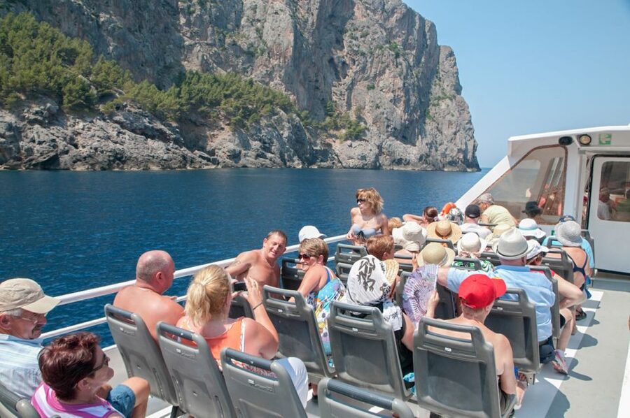 Mallorca: Scenic Full-Day Tour from the North - The 1912 Wooden Carriage Train: Citrus, Olive Groves, and Old Details