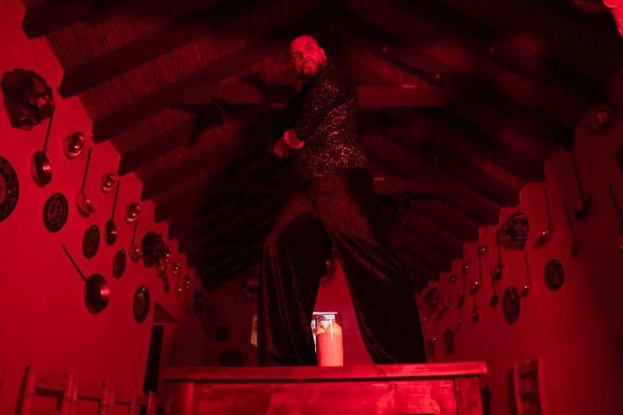Marbella: Flamenco Show with a Drink - Seating in a narrow tablao: how to avoid a bad view
