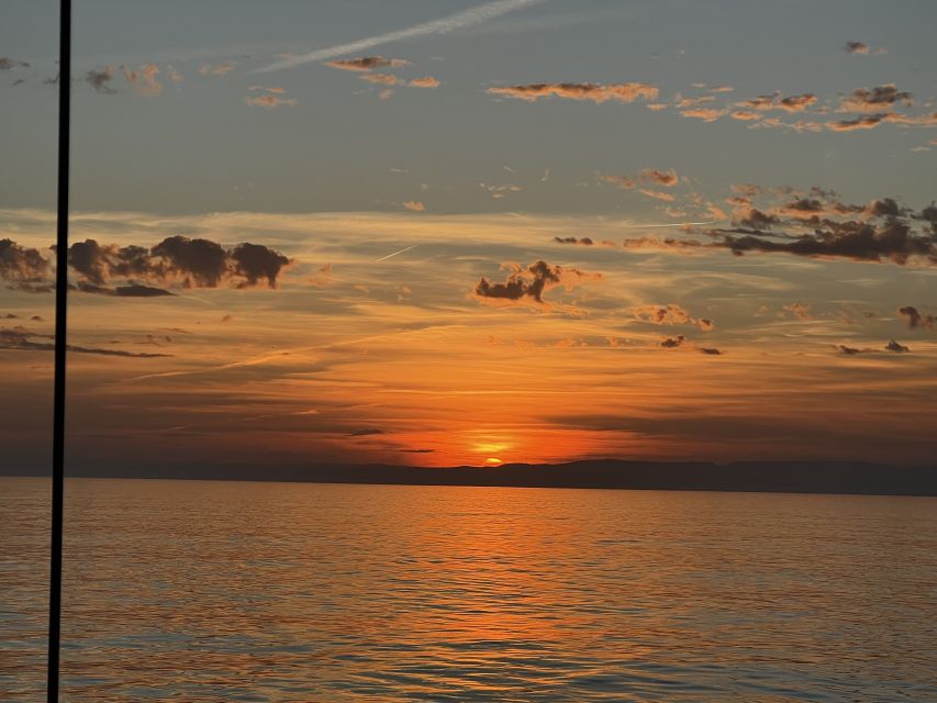 Marbella: Sunset Sailing Trip with Drinks and Snacks - Meeting Other People vs. Booking Private