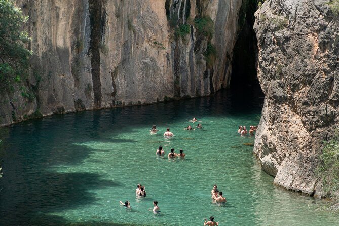 Montanejos Hiking Tour & Thermal Pools from Valencia - Stop 2: Fuente de los Baños thermal pools at about 23°C