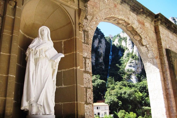 Montserrat: Cog-Wheel, Basilica, Black Madonna & Licor Tasting - The Cremallera de Montserrat cog-wheel ride: short, scenic, and worth it