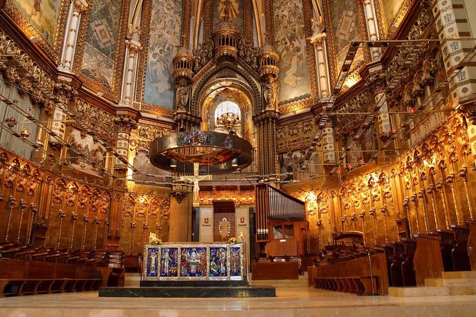 Montserrat: Cog-Wheel, Basilica, Black Madonna & Licor Tasting - Estació de França pickup: easy access, but don’t be late