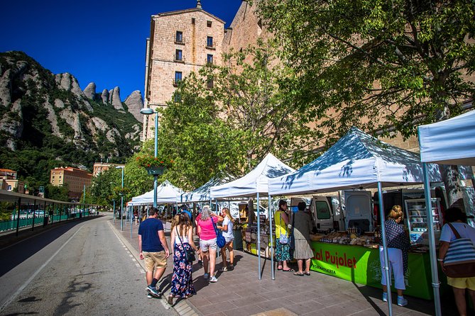 Montserrat Half Day Afternoon Tour from Barcelona - Montserrat arrival: cable car vs walking, and how to move smart