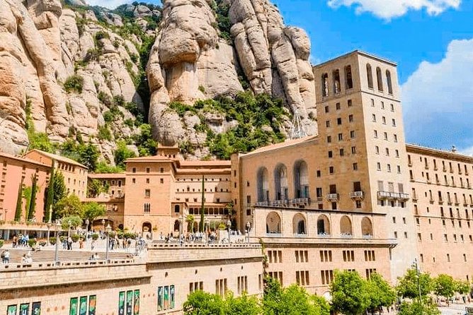 Montserrat Monastery & Horse Riding Experience from Barcelona - Group size and how the day is managed on the bus