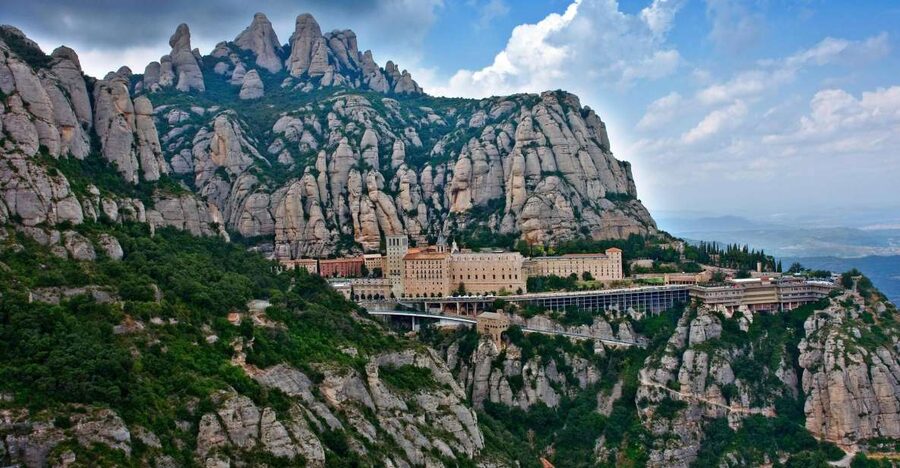 Montserrat: Morning or Afternoon Half-Day Trip with Pickup - Passeig de Gracia to Montserrat: The View Starts on the Way