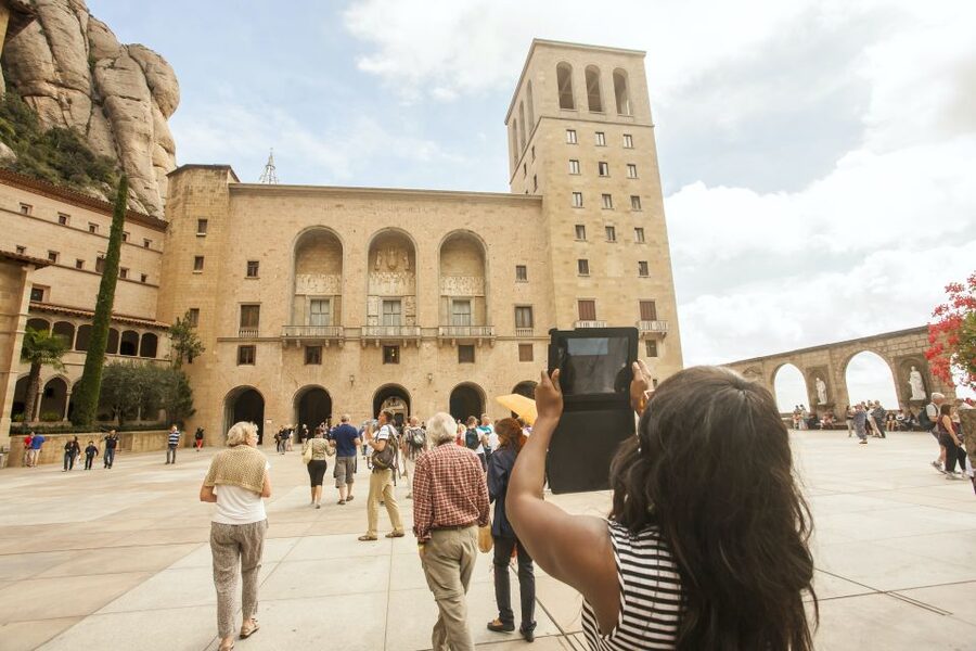 Montserrat Museum and Monastery Entry Ticket - Fitting Montserrat into one day, plus food and comfort reality
