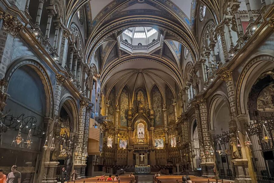 Montserrat Small Group Tour with Train and Cable Car - Meeting point in Barcelona: Plaza Espanya and the easiest start