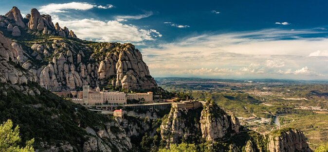 Montserrat,Vineyard, Wine Tasting Small Group Tour & Hotel Pickup - Key Things That Make This Tour Click