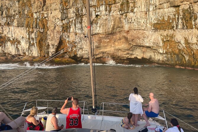 Morning cruise - The cruise itself: cliffs, caves, and a smooth west-coast route