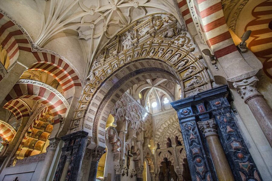 Mosque-Cathedral of Cordoba and Jewish Quarter Tour - Practical tips for your visit, including meeting points and timing