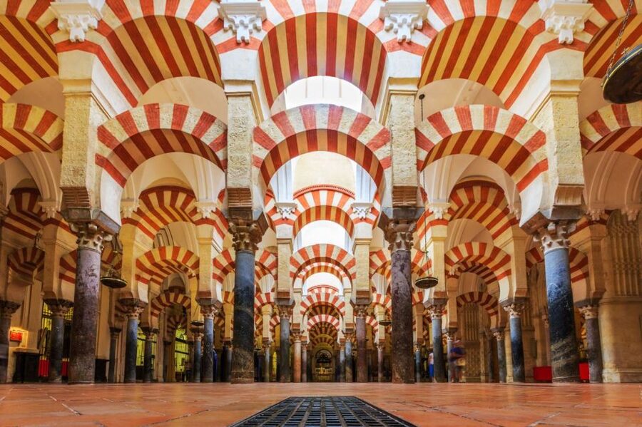 Mosque-Cathedral of Córdoba Guided Tour with Tickets - The hypostyle hall: columns, double arches, and the rhythm of prayer space