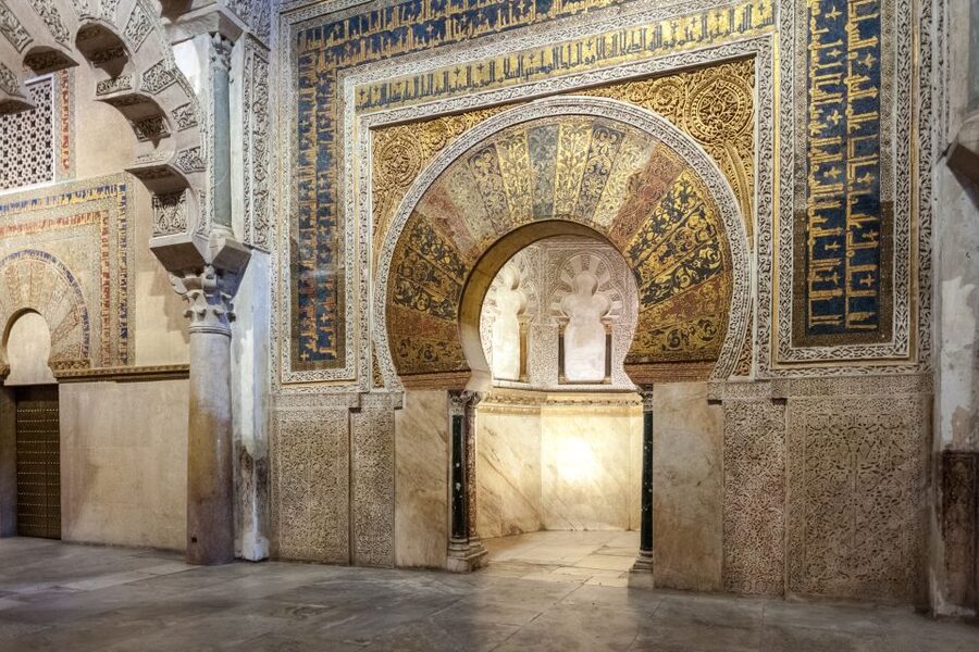 Mosque-Cathedral of Córdoba Guided Tour with Tickets - The maqsurah and the mihrab area: where the details finally make sense