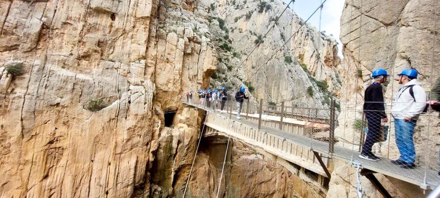 Nerja, Torrox, or Torre del Mar: Caminito del Rey Day Trip - The south access break: kiosks, bathrooms, and a cold drink finish