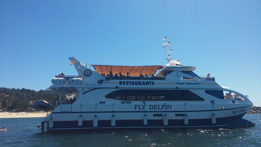 O Grove: Ría de Arousa Catamaran Tour with Seafood Lunch - On Board at Turimares: What the Boat Adds to the Experience