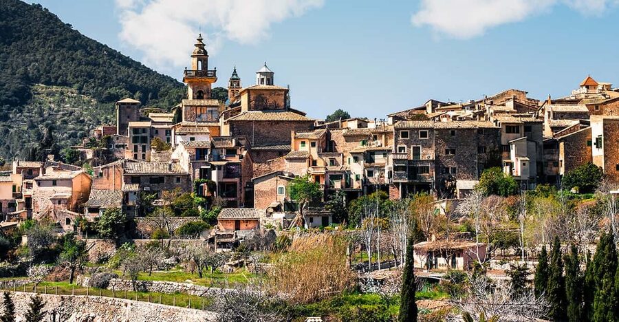 Palma, Cathedral & Valldemossa: Guided walking Tour - Getting started at Parc de la Mar, and what to watch for