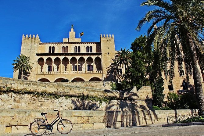 Palma de Mallorca Easy Bike Tour (Small Groups) - Es Baluard: start with modern art views, then shift into the old city