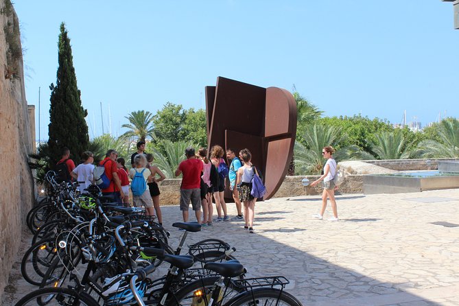 Palma de Mallorca Easy Bike Tour (Small Groups) - Parc de la Mar: a calm pause under the cathedral